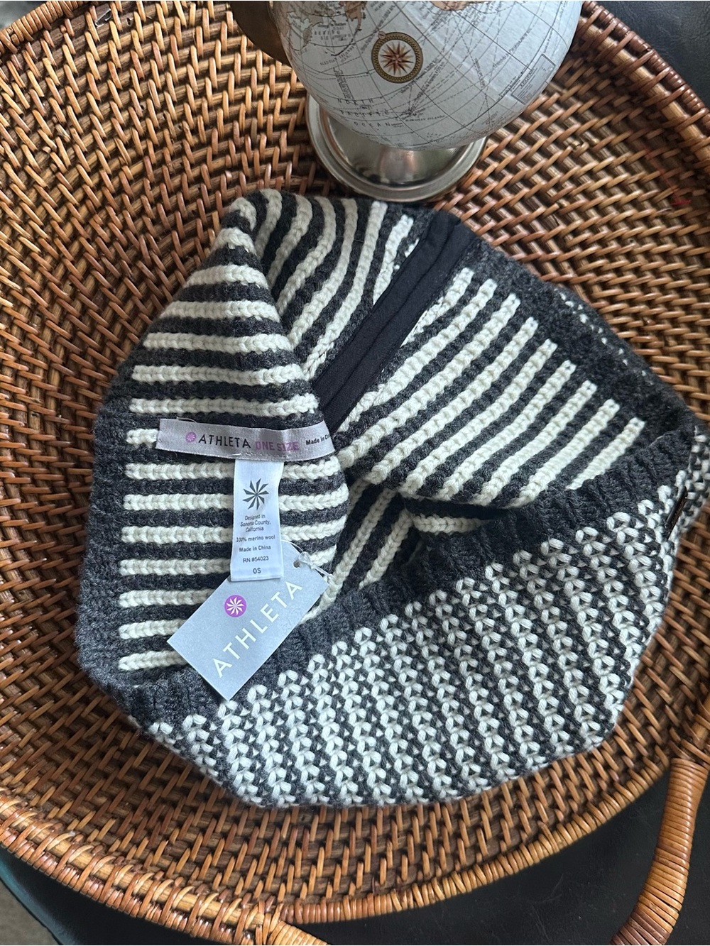Athleta Grey & Cream Striped Knit Wool Snood Scarf One Size New Tags